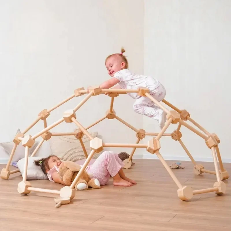 เฟอร์นิเจอร์เล่นในร่มโครงสร้างนักปีนโดมไม้สําหรับเด็กสําหรับยิมสวนสนุกอนุบาล