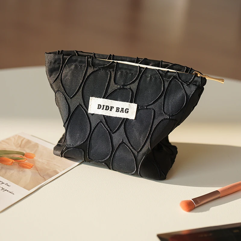 Women\'s Makeup Bag Small Black High-quality Cosmetics Lipstick Loose Change Storage Bag Portable Travel Cloth Bag Clutch Ins