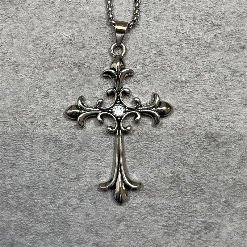 Fashion Personality Retro Gothic Cross Pendant For Men And Women Street Hip-Hop Trendsetters Versatile Necklace Accessories