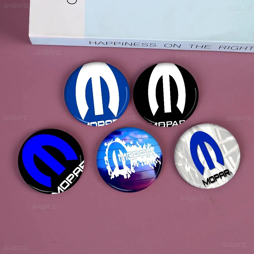 M-MOPAR Photo Brooches Creative Round Badge Gifts Pins 32/44/58mm