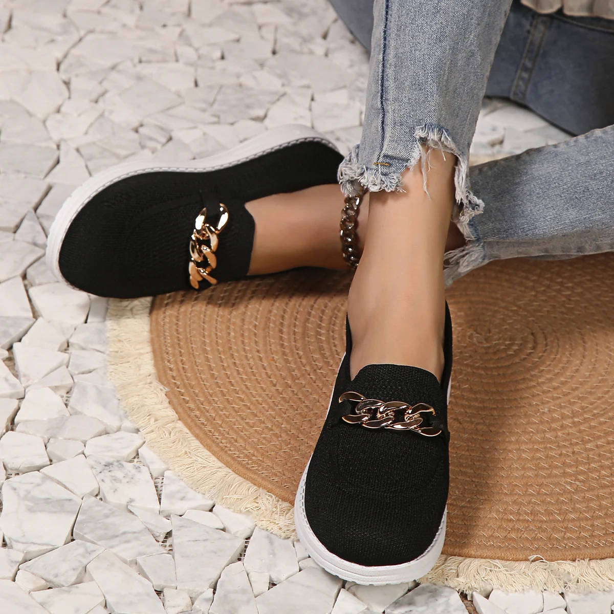Fashion Metal Buckle Chain Shoes for Women 2024 New Lightweight Low Top Casual Sneakers Woman Comfortable Soft Sole Flat Loafers