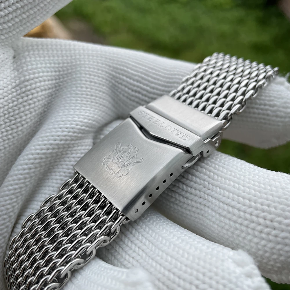 SK001 New Arrrival 22MM Silver Color Stainless Steel Mesh Band with Folding Buckle with Safety for Steeldive Watches