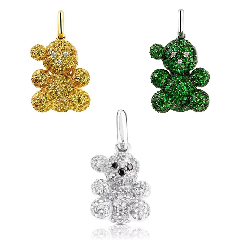 

Милый кулон в виде медведя с кристаллами паве