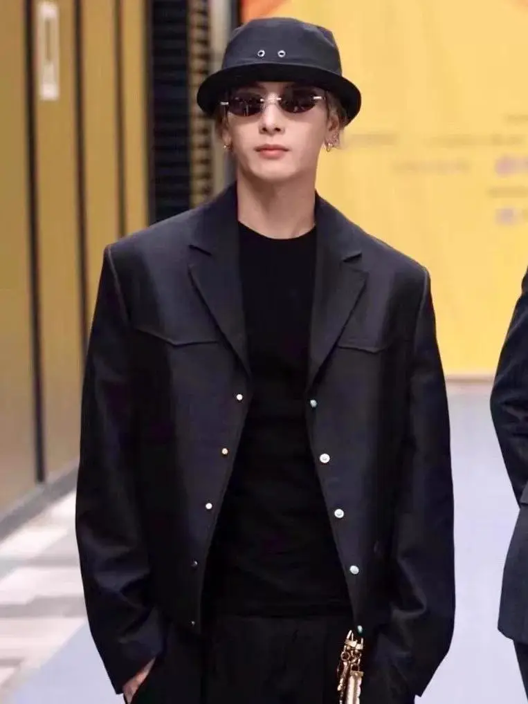 

Мужская демисезонная повседневная куртка-пиджак свободного кроя из полиэстера Wang Jiajie