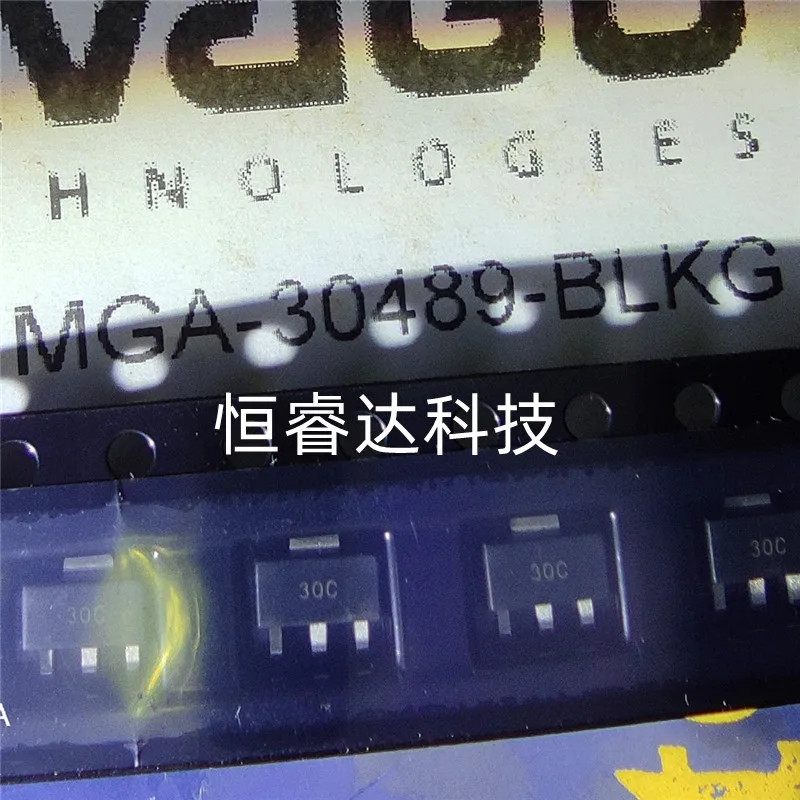 

Фонарик MGA30489BLKG RF Amp с одним драйвером Amp 3 ГГц 8,4 в 4-Pin(3 + Tab) SOT-89 5 шт./партия