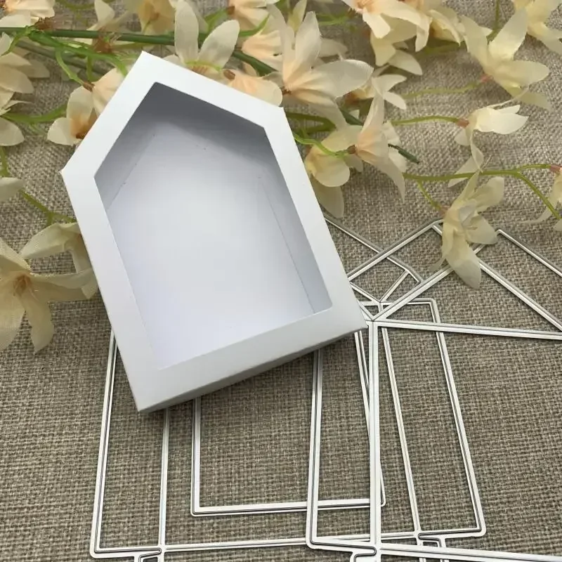 

Три размера новых металлических вырубных форм для скрапбукинга, декоративного тиснения и рукоделия.