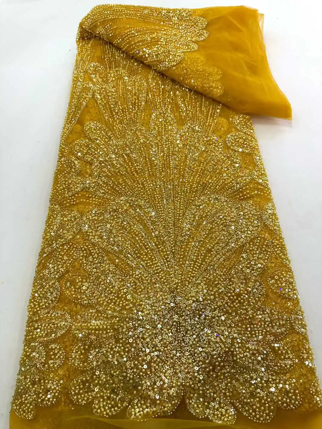 

Африканское тяжелое кружево с бисером 2026 года, нигерийское вышитое кружево с пайетками для свадебных и праздничных платьев, высококачественная ткань для шитья, 5 ярдов