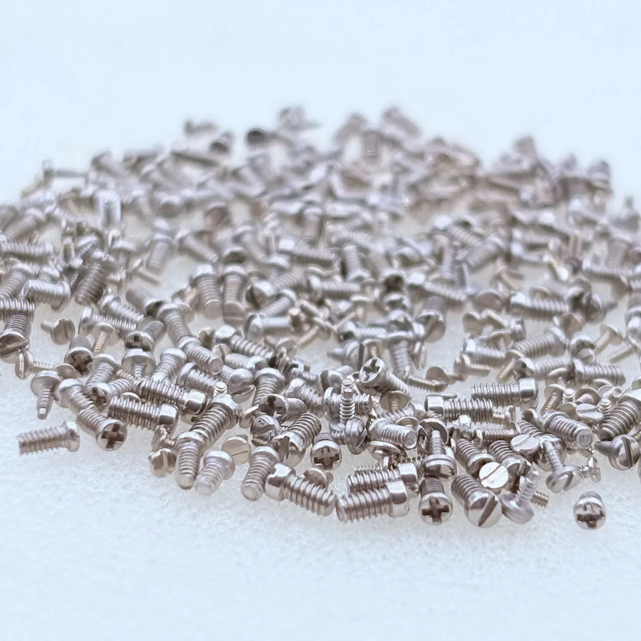 Watch Back Cover Screw Accessories M1.0/M1.2/M1.4/M1.6 Thick Mixed Set Watch Miscellaneous Back Cover Screws for Watch Repair