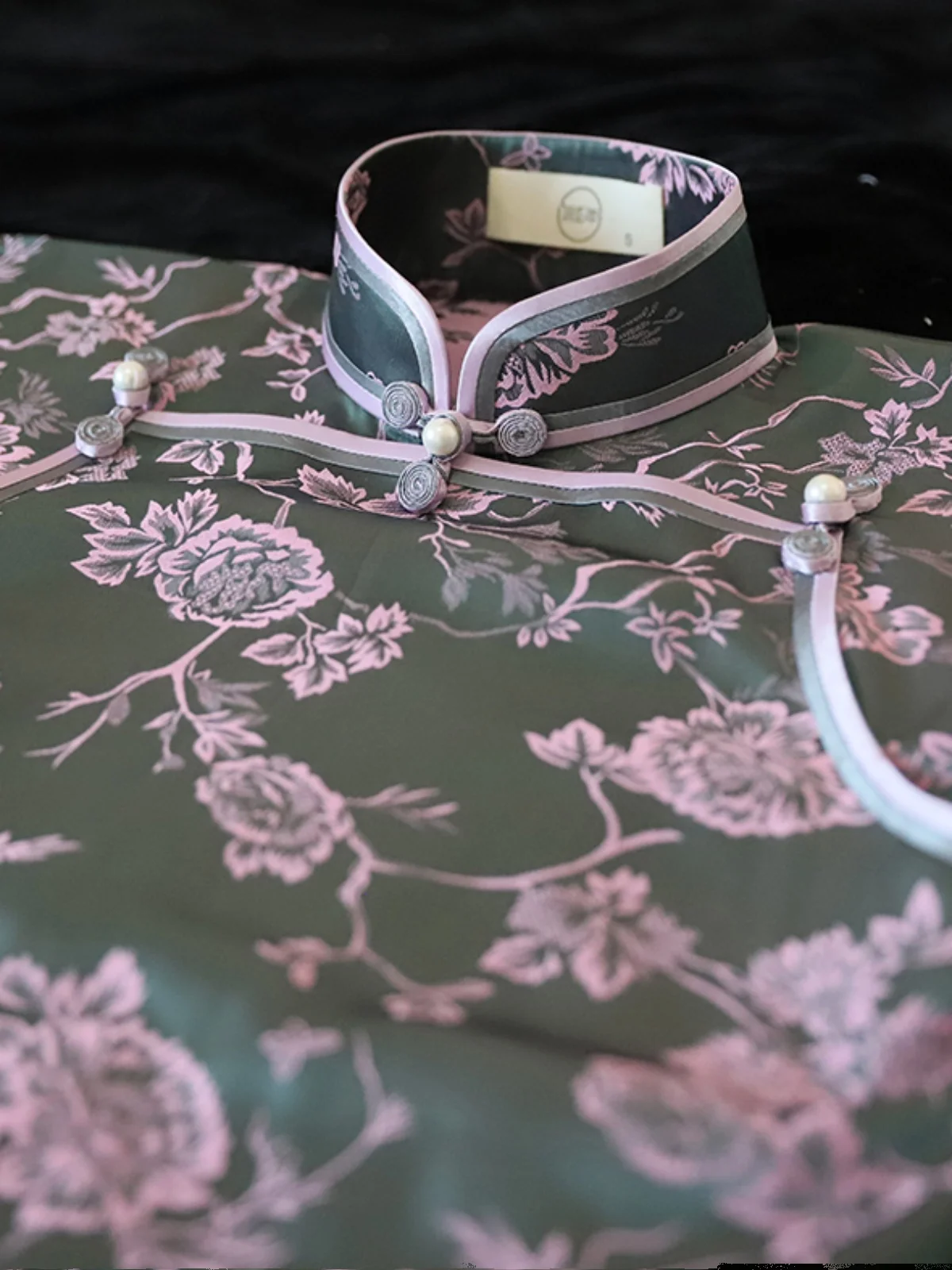 

Новое винтажное китайское платье в пол с двойным воротником и пуговицами ручной работы, модель Flowing Years Drunken Rose