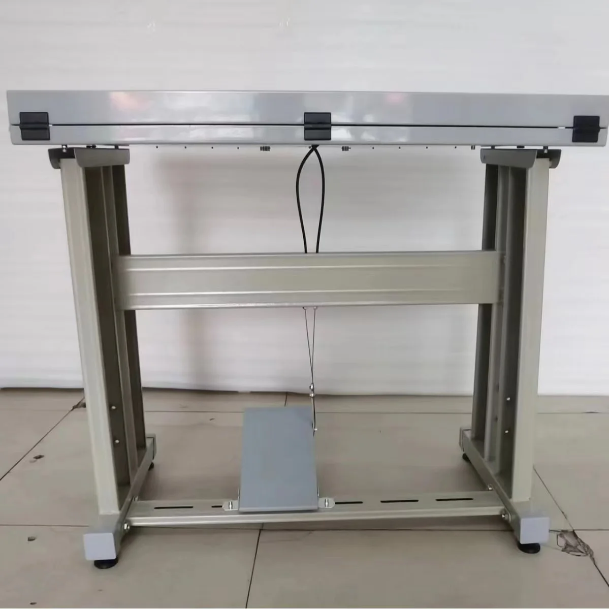 

Автоматическая машина для изготовления луков, машина для рисования ленточных луков, машина для изготовления луков в подарочных пакетах