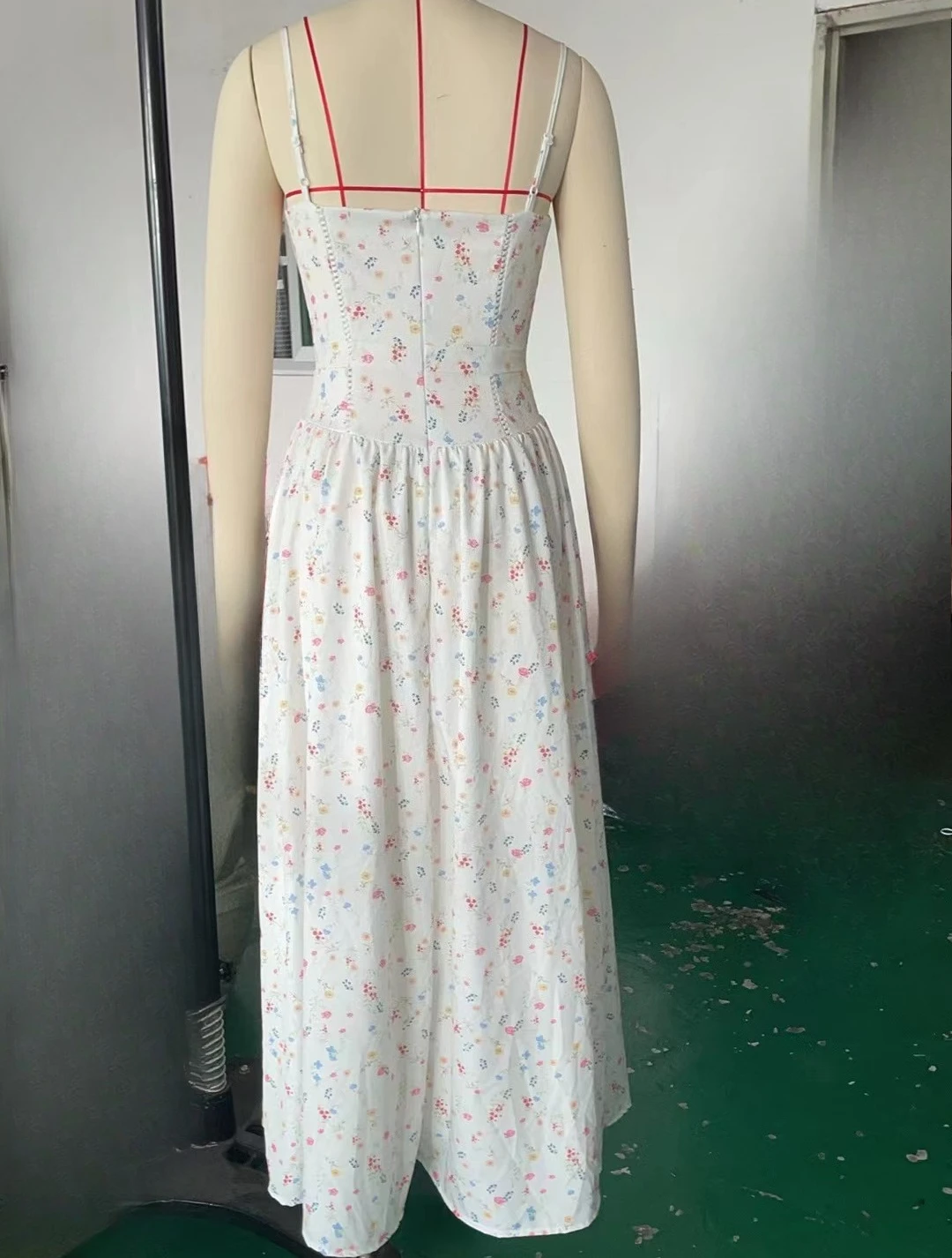 ฝรั่งเศสนางฟ้าปาเก็ตตี้สายรัดบางลายดอกไม้พิมพ์ชุดฤดูร้อนยาว
