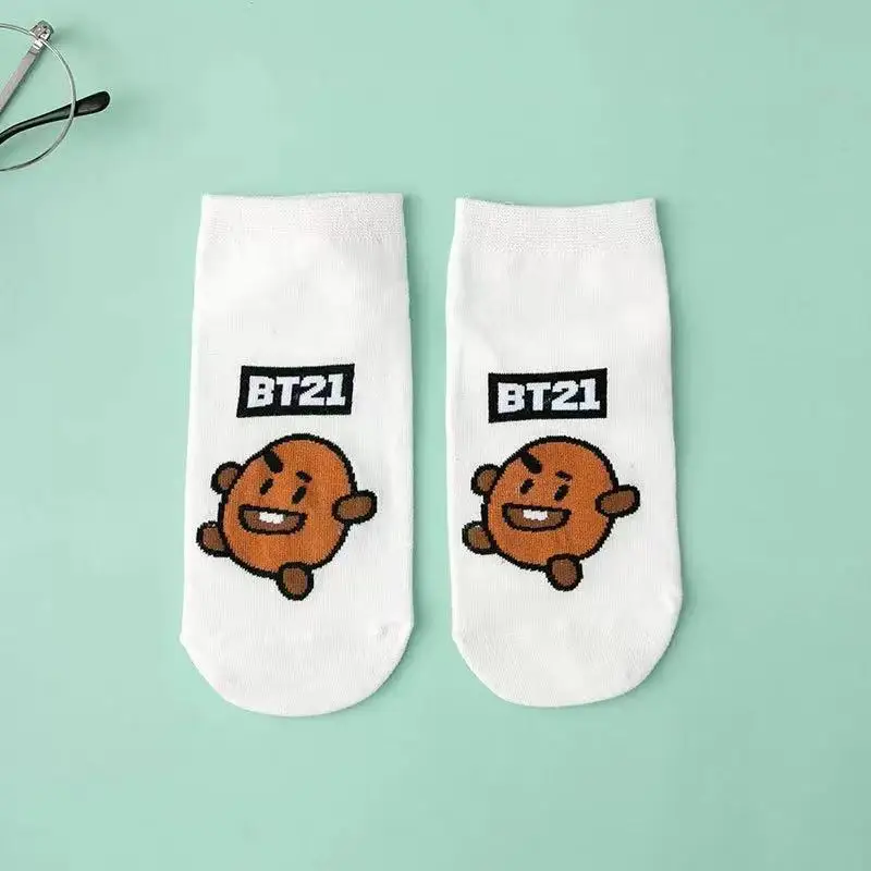 BT21 Kawaii Anime Cartoon Baby Series Bawełniane skarpetki w cukierkowym kolorze Ciepłe pończochy Jesienne i zimowe wełniane skarpetki Śliczny prezent urodzinowy