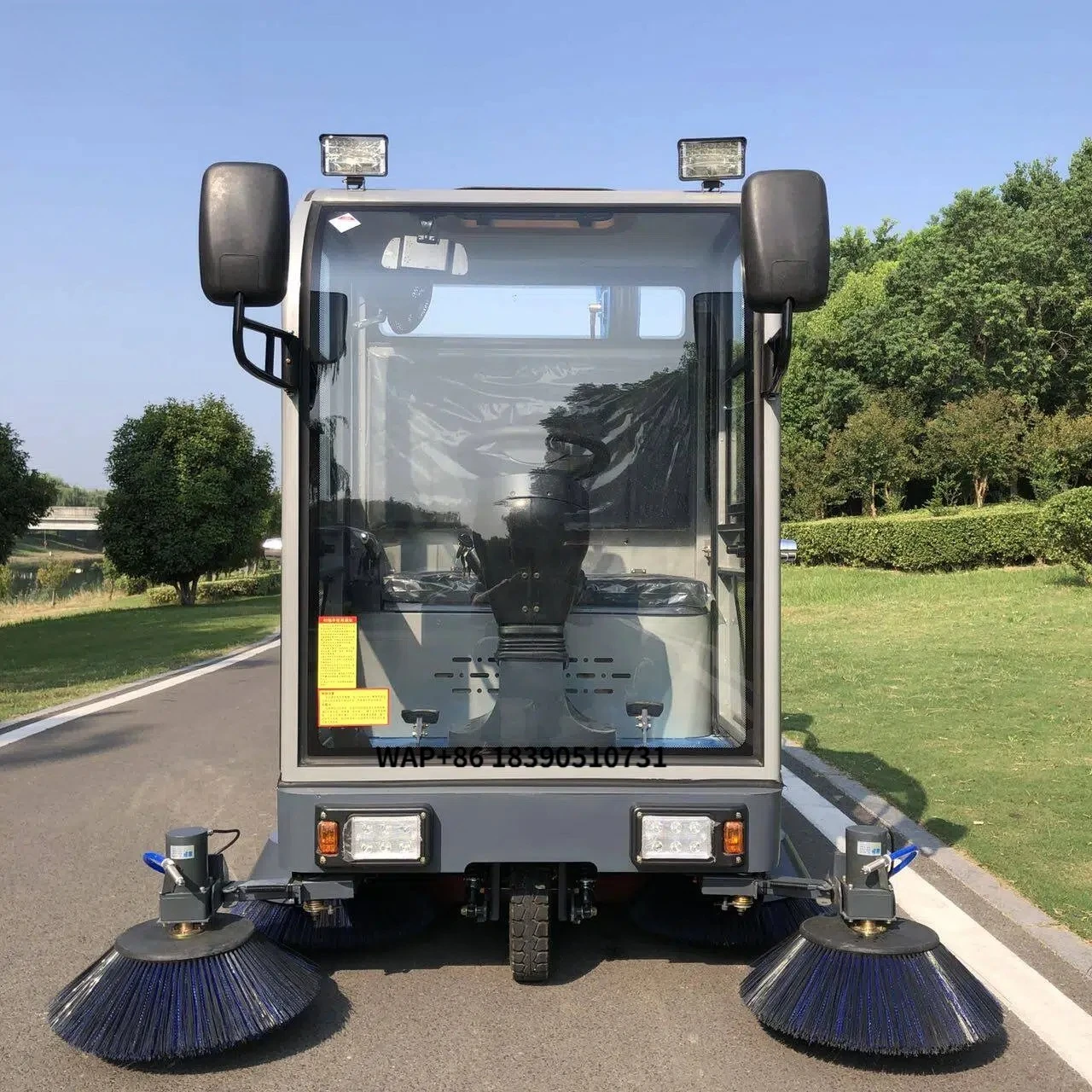 مركبة التنظيف الأوتوماتيكية لشاحنة الكناس الصناعية لمستودع المصنع وتنظيف المناطق الكبيرة