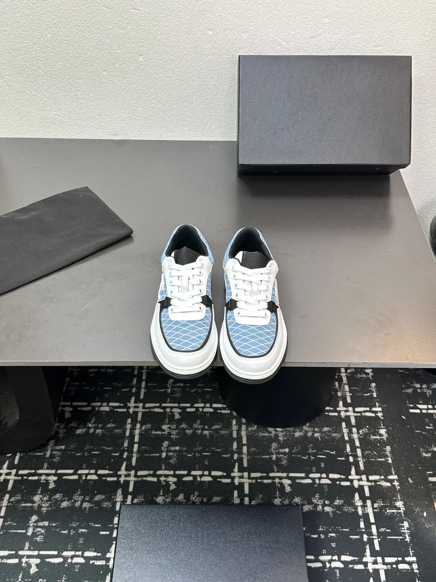 Classic Lace Up Unisex Skate Board Shoes Breathable Canvas Upper Flat Sole Non Slip Casual Sneakers Lightweight Street Fashion Couple Walking Footwear For Men Women Daily Outdoor Wear