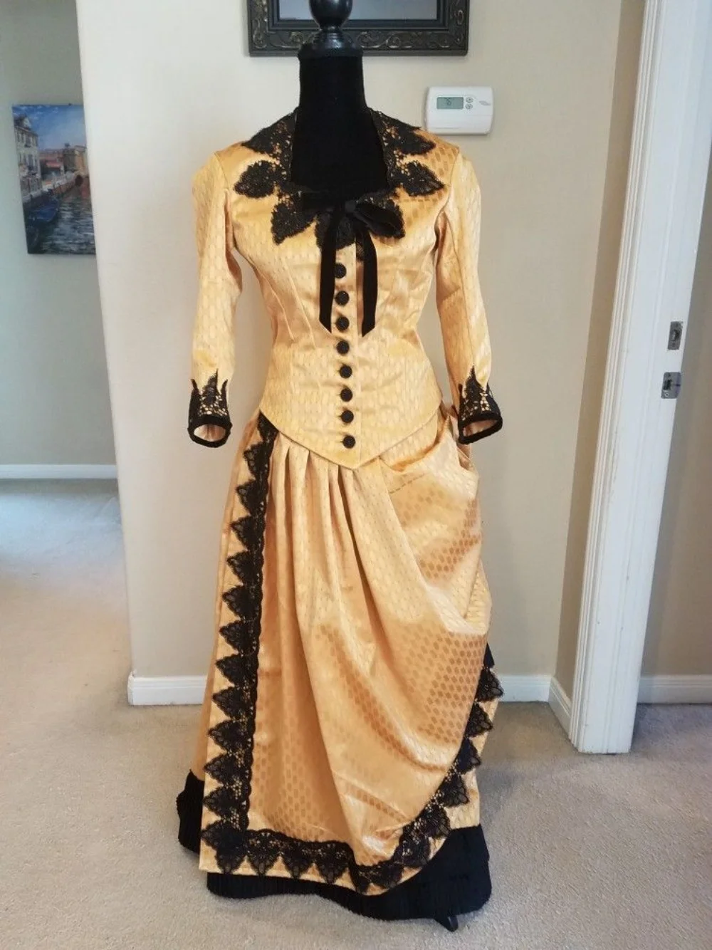 

Women Gothic Bustle Dress Victorian Edwardian Riding Costume Renaissance Colonial Civil War Southern Belle Afternoon Ball Gown