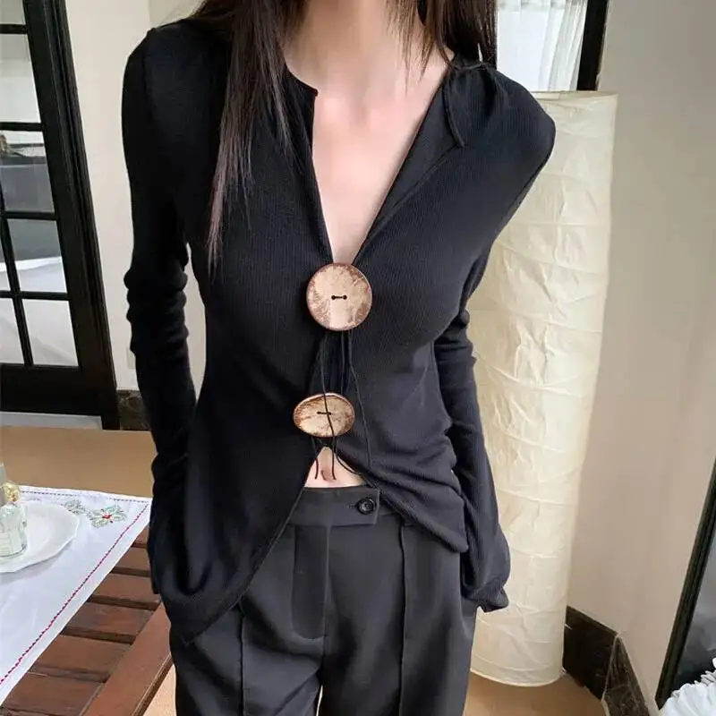

Women's T-shirt Black ShirtUnique Design Vintage V Neck Long Sleeve Slim Knit Top Stylish Slimming Casual Blouse For Autumn
