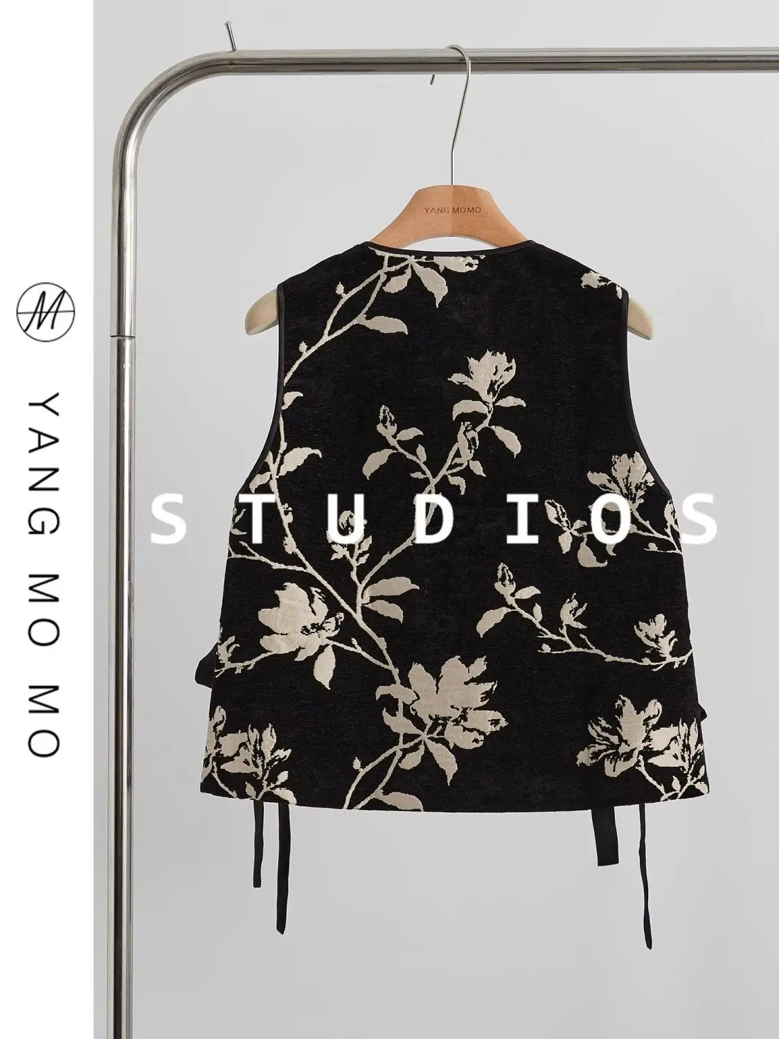 الأزهار المطرزة المخملية سترة المرأة الرجعية الصينية خمر العرقية نمط بلوزات بلا اكمام المتضخم