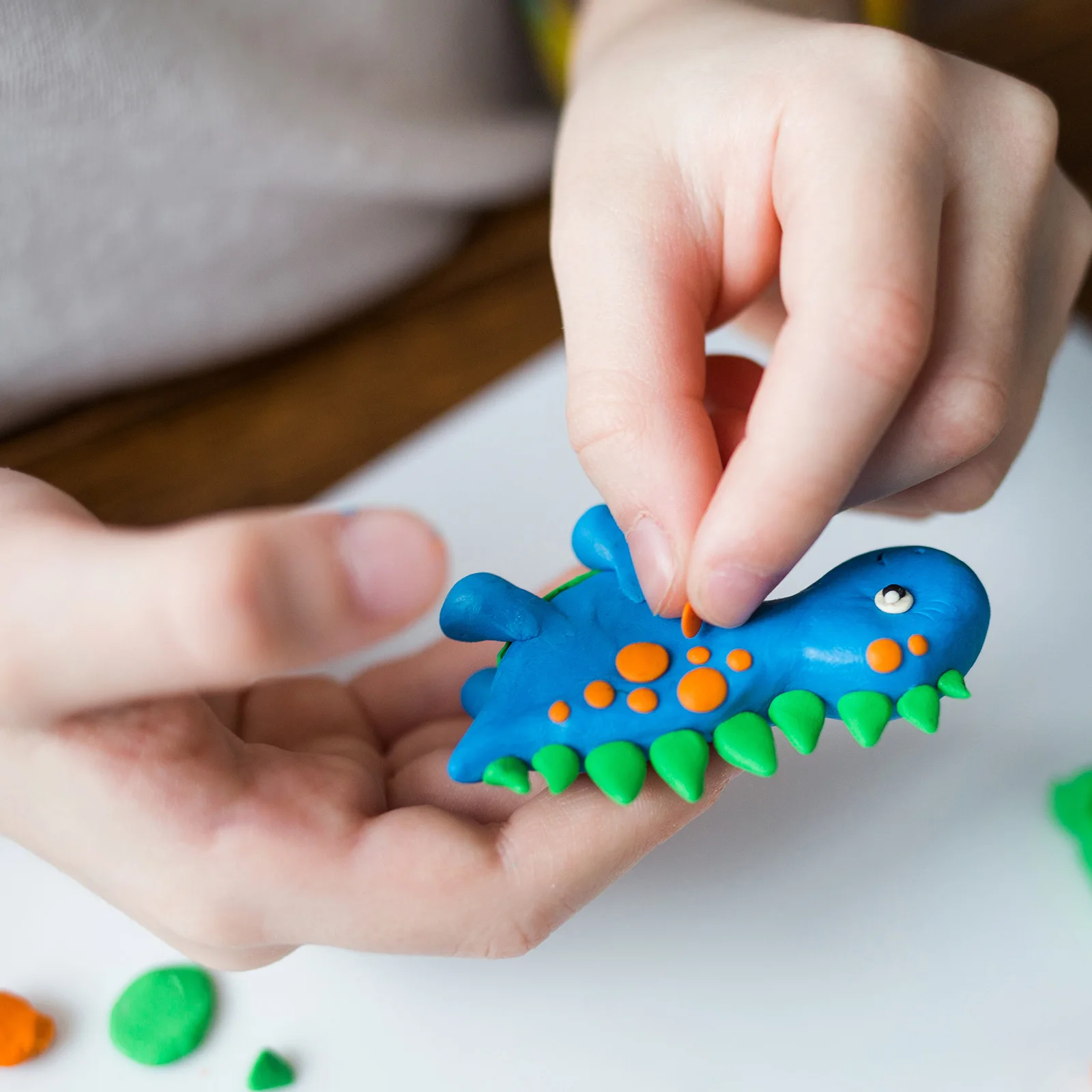 Kit d'argile sèche à l'air sur le thème des animaux pour enfants – Argile à modeler douce et super légère avec outils, kit cadeau créatif pour filles et garçons