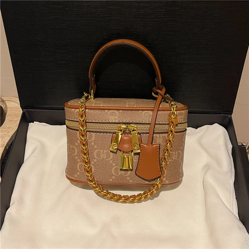 

Popular Women's Leather Messenger Bag, Crossbody Style Shoulder Bag, Designed by Famous Luxury Designer, Elegant Classic