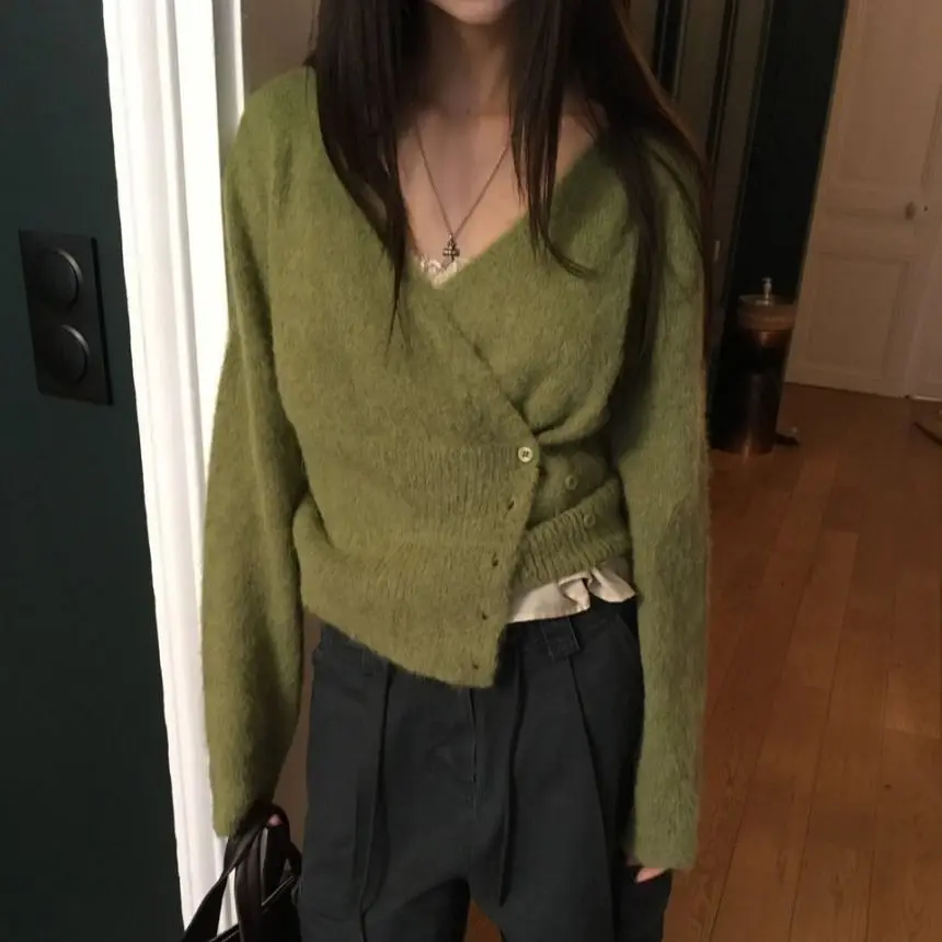 Chic Autumn and Winter New Korean Design Beveled Breasted Slim Knitted Sweater