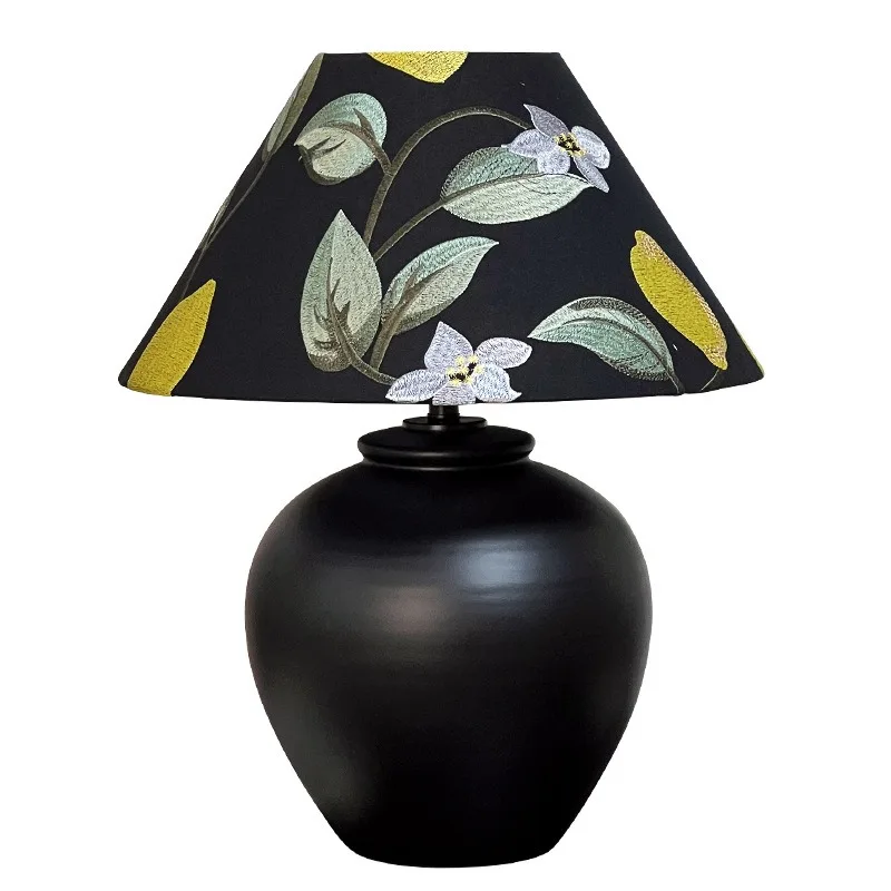 New Chinese-style desk lamp, wabi-sabi wind medieval retro ceramic designer B & B hotel bedroom bedside foreign trade lamp
