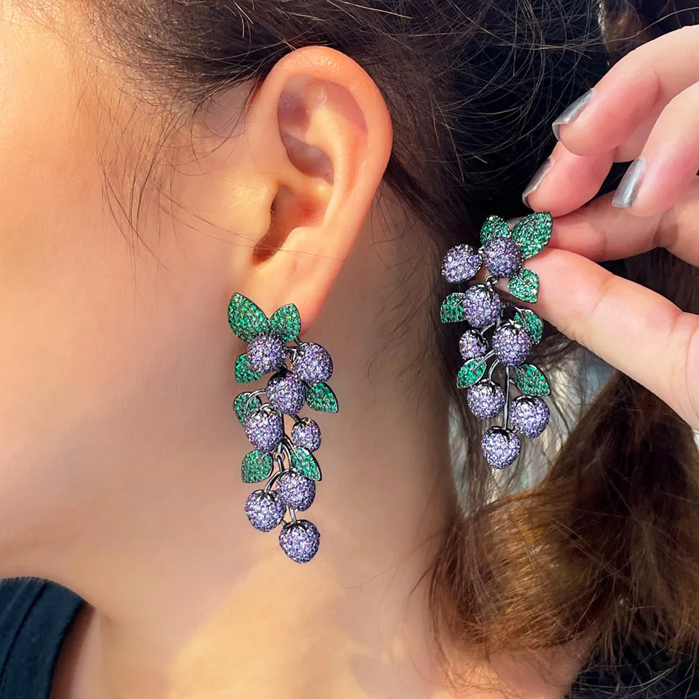 Pera Incredible Green CZ Leaf Charm Black Gold Color Long Tassel Purple Grape Drop Earrings for Women Party Costume Jewelry E995