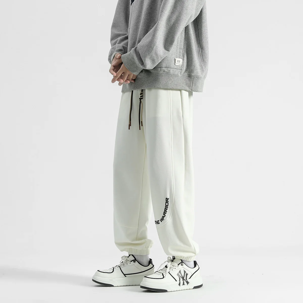 

Молодежные спортивные брюки для мальчиков средней школы: весенне-осенние свободные утепленные джоггеры с манжетами, повседневные длинные штаны