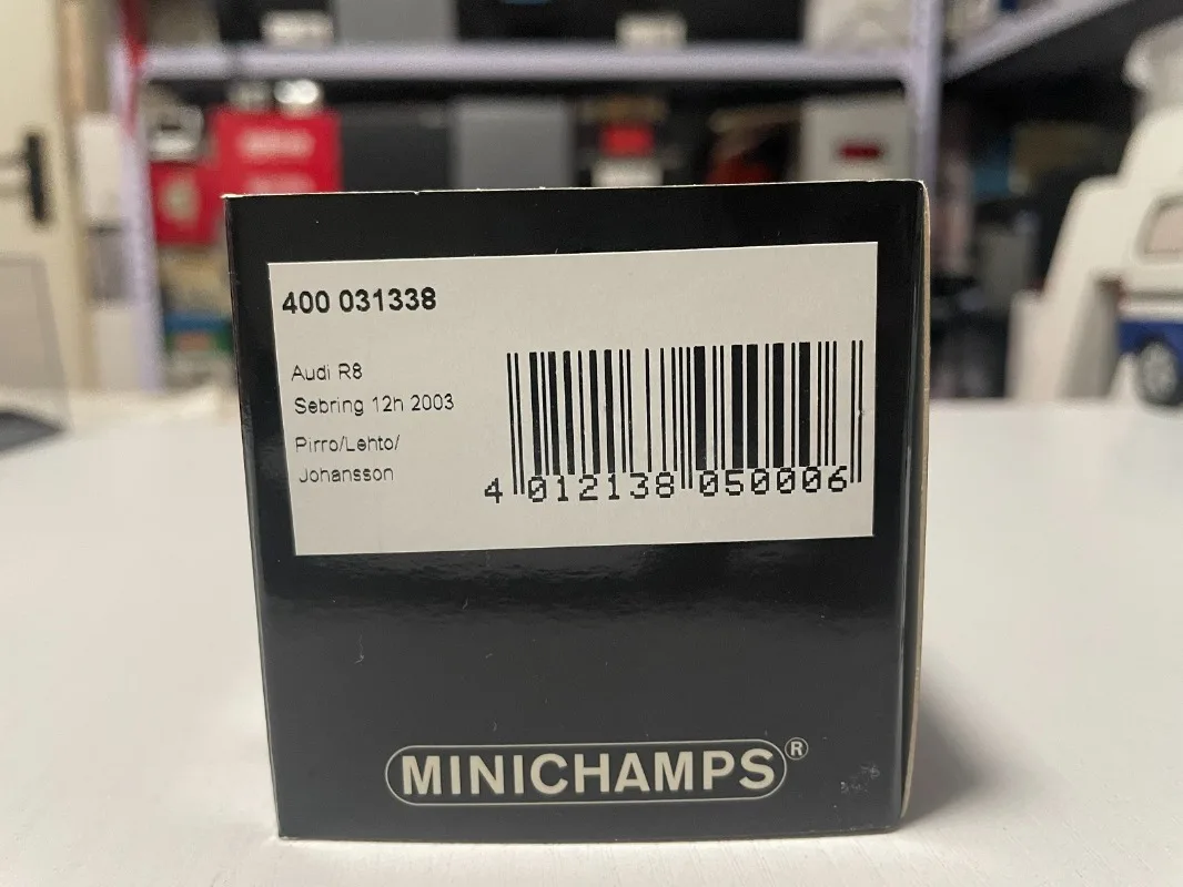 Minichamps Diecast 1/43 Bilancia Audi R8 Sebring 12 Ore Auto da Corsa (2003) Modello di Auto in Lega Giocattoli per Ragazzi Regalo