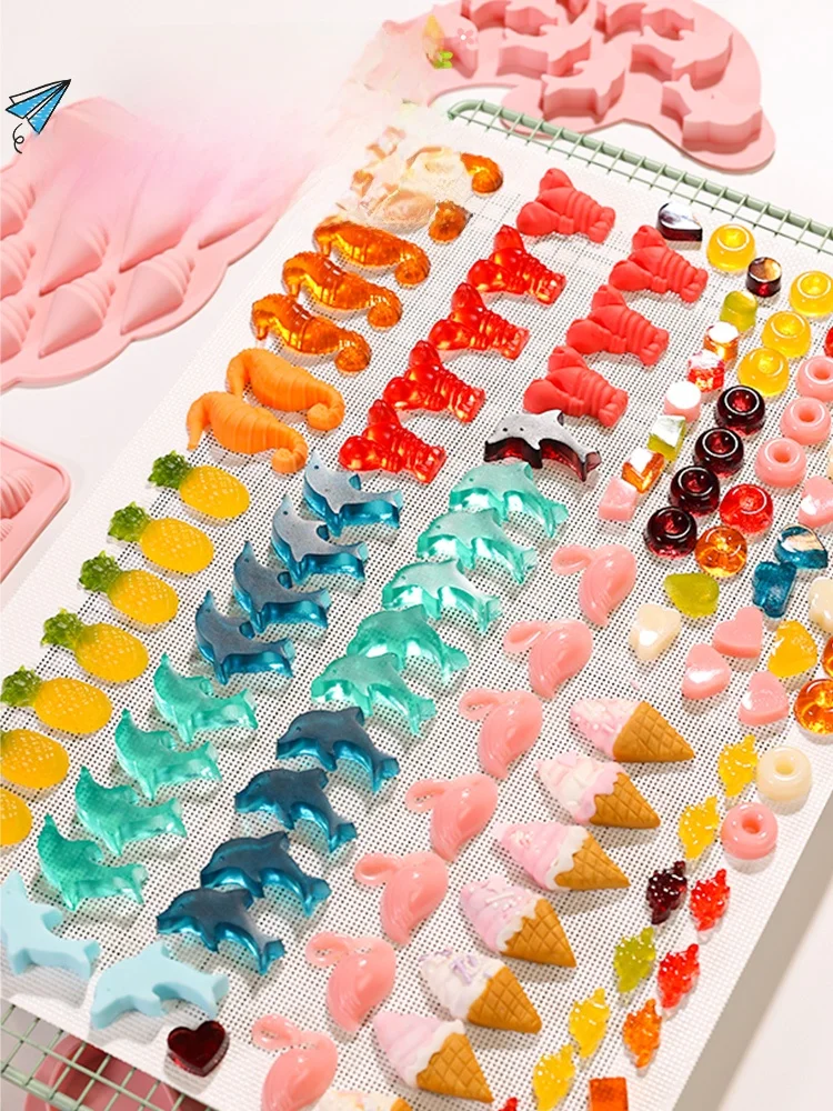 

Food ade Silicone Baking Candy Mold for Home Use Cartoon Sle DIY Kitchen Cooking Utensils Cake Mold