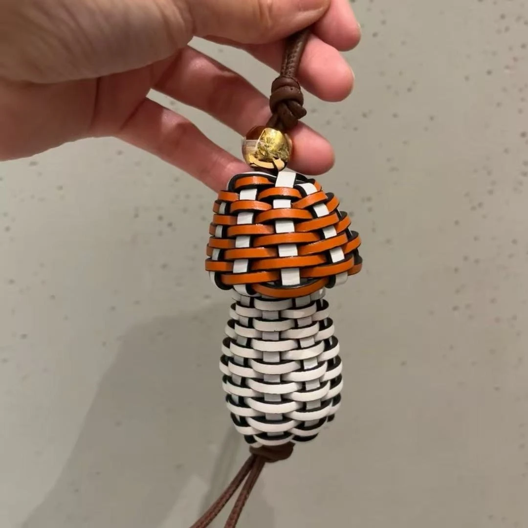 breloque-de-sac-en-cuir-veritable-tresse-fait-main-pendentif-creatif-personnalise-perle-accessoire-de-sac-a-main-unique-pour-femme