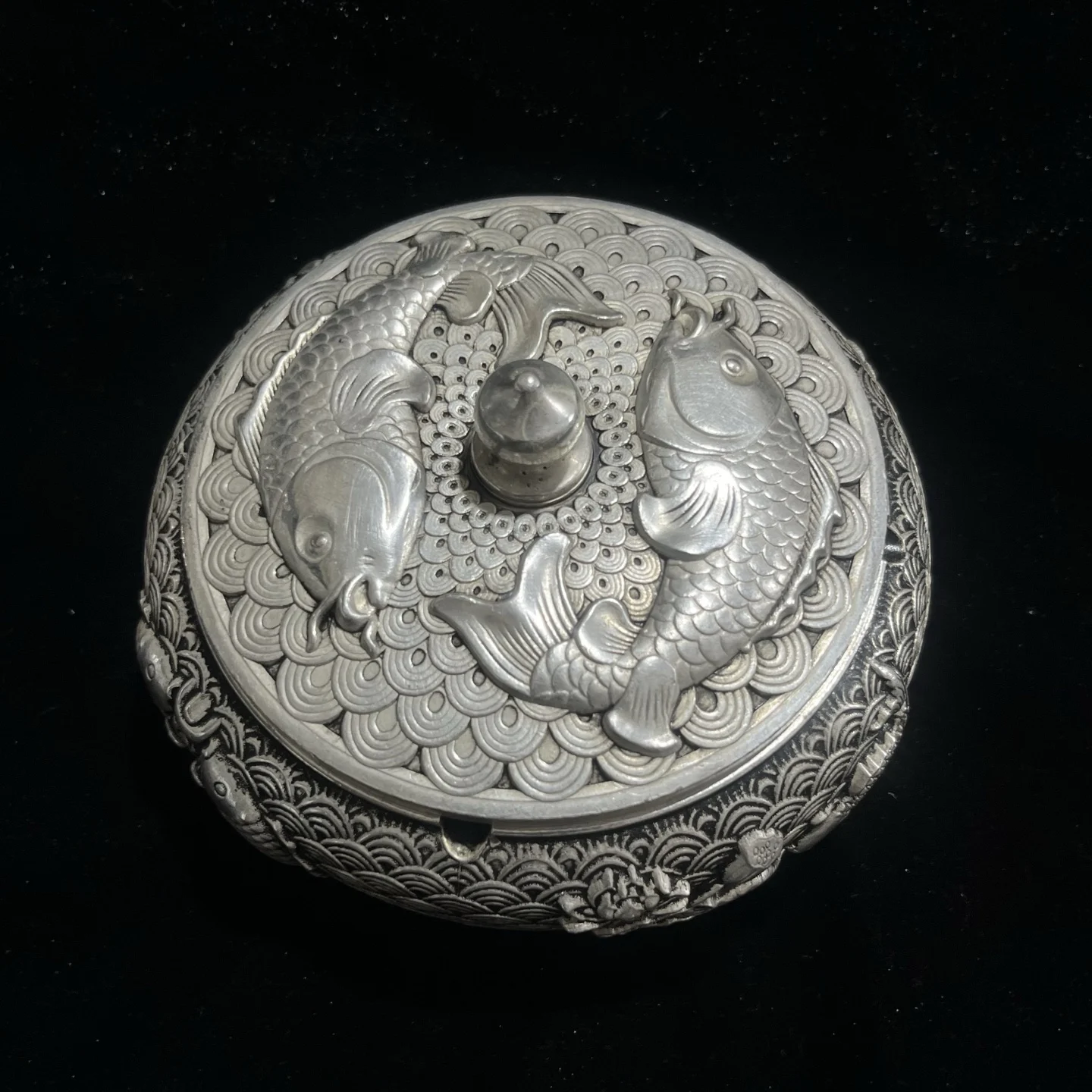 Dual Pisces Ashtray - Elegant White Copper Decorative Piece for Car, Entrance, Tea Table, and Living Room Home Décor Sculpture