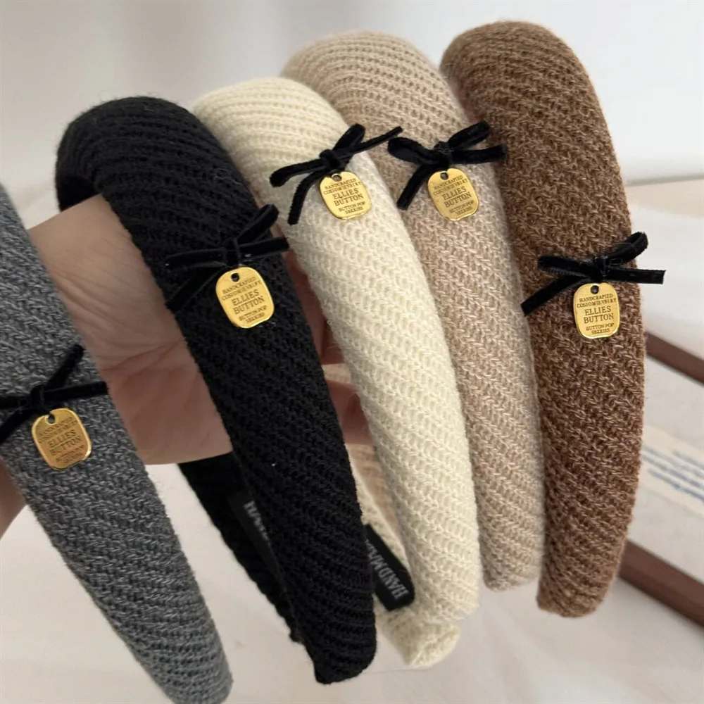 Brandneues, sanft braunes Stoff-Stirnband mit Schleife, hohe Haarspange für den Schädelbereich, einfaches Alltags-Stirnband, vielseitiges Haar-Accessoire 2025 – Detail 4