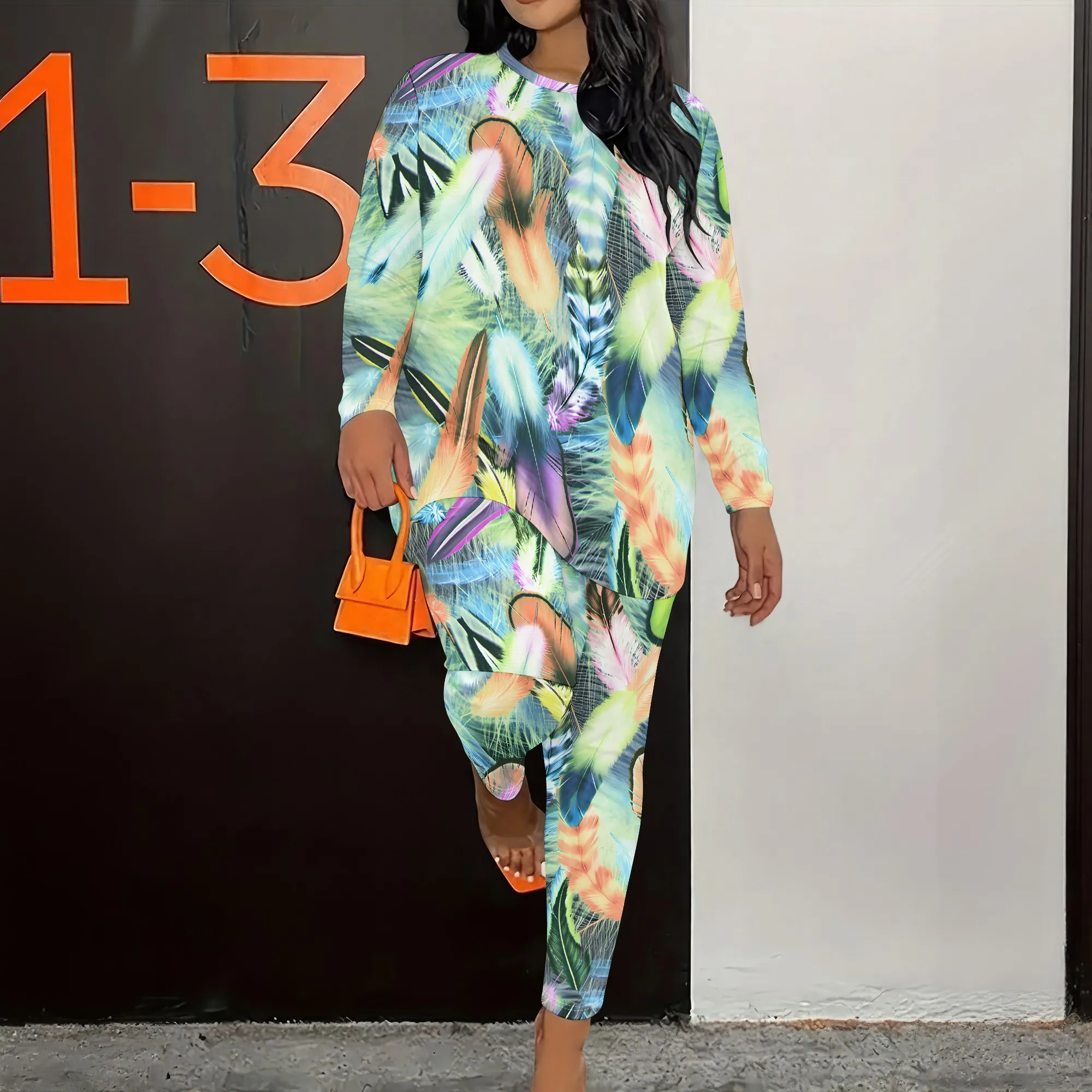 

Women's Long Sleeved Two-Piece Set, Fashionable Striped Printed Retro Style Two-Piece Set.