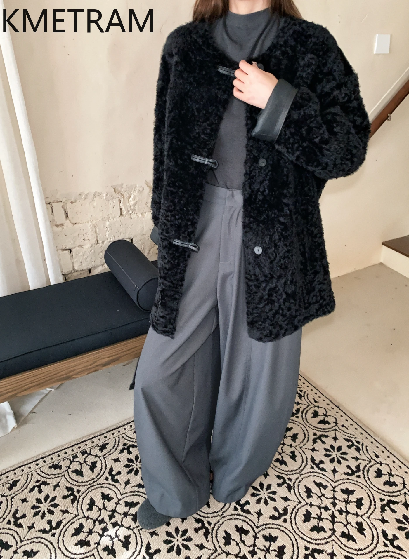 معطف فرو صوف الغنم من صوف ميرينو 100% من KMETRAM سترة سوداء دافئة من الفرو الحقيقي ملابس الخريف والشتاء 2025 أربعة نسائية