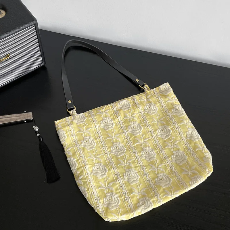 National Style New Chinese Embroidered Yellow Camellia Flower Handbag 2024 Daily Cotton and Hemp Tote Bag Elegant Large Capacity