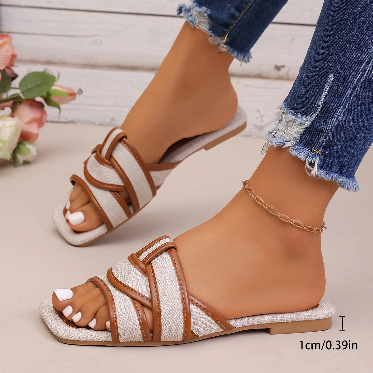 Nowe letnie klapki damskie seksowne płaskie sandały codzienne damskie klapki plażowe eleganckie klapki z odkrytymi palcami plus size 43