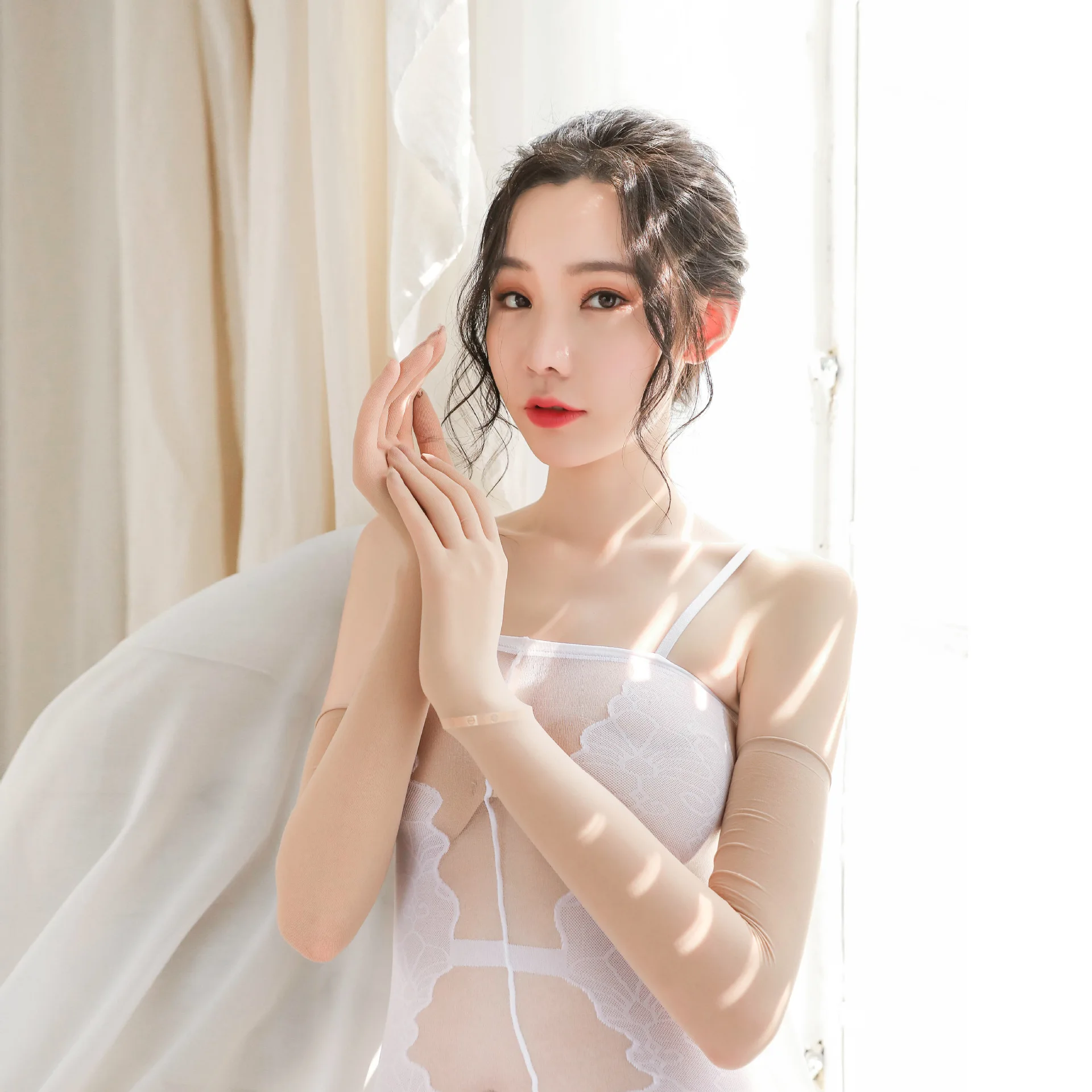 Summer Women Ultra-thin Sexy Seamless Lace Long Gloves Five-Finger Gloves Sunscreen High Quality Fashion Transparent Erotic