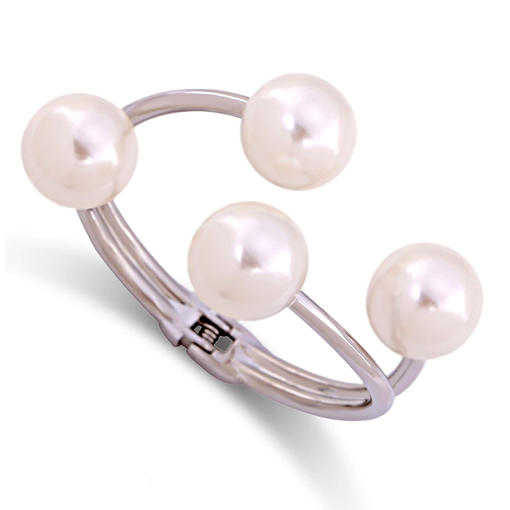 Trendy 4 Peals Cuff Bracelets for Women Gold Plating Exquisite Alloy Personality Clothing Accessory Teens Loved Fashion Bangles