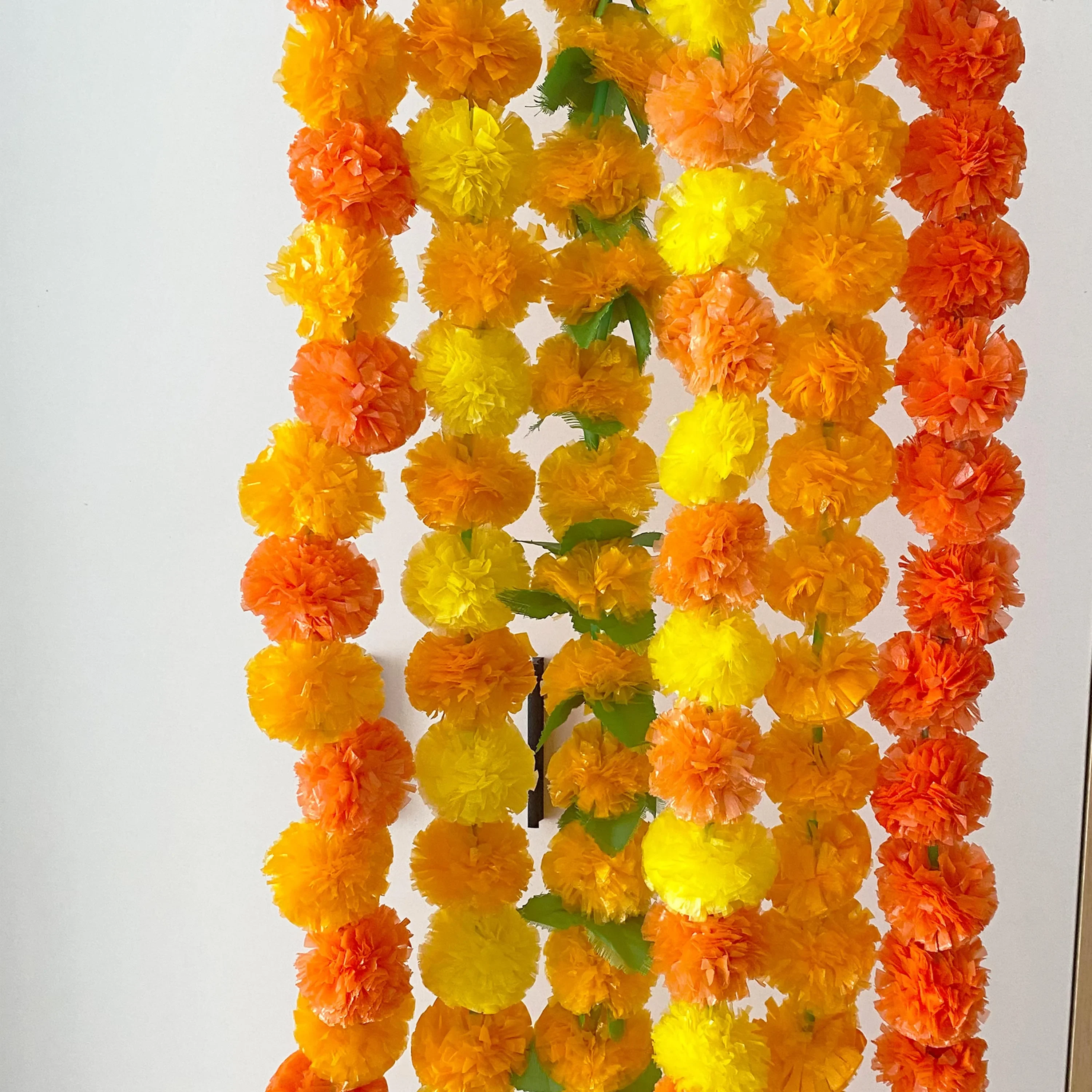 Watersay 20 ghirlande di calendula artificiali giganti, grandi ghirlande di fiori arancioni di carta per Dia De Los Muertos Decor The Day of The Dead Ofrenda altare e decorazioni per matrimoni indiani