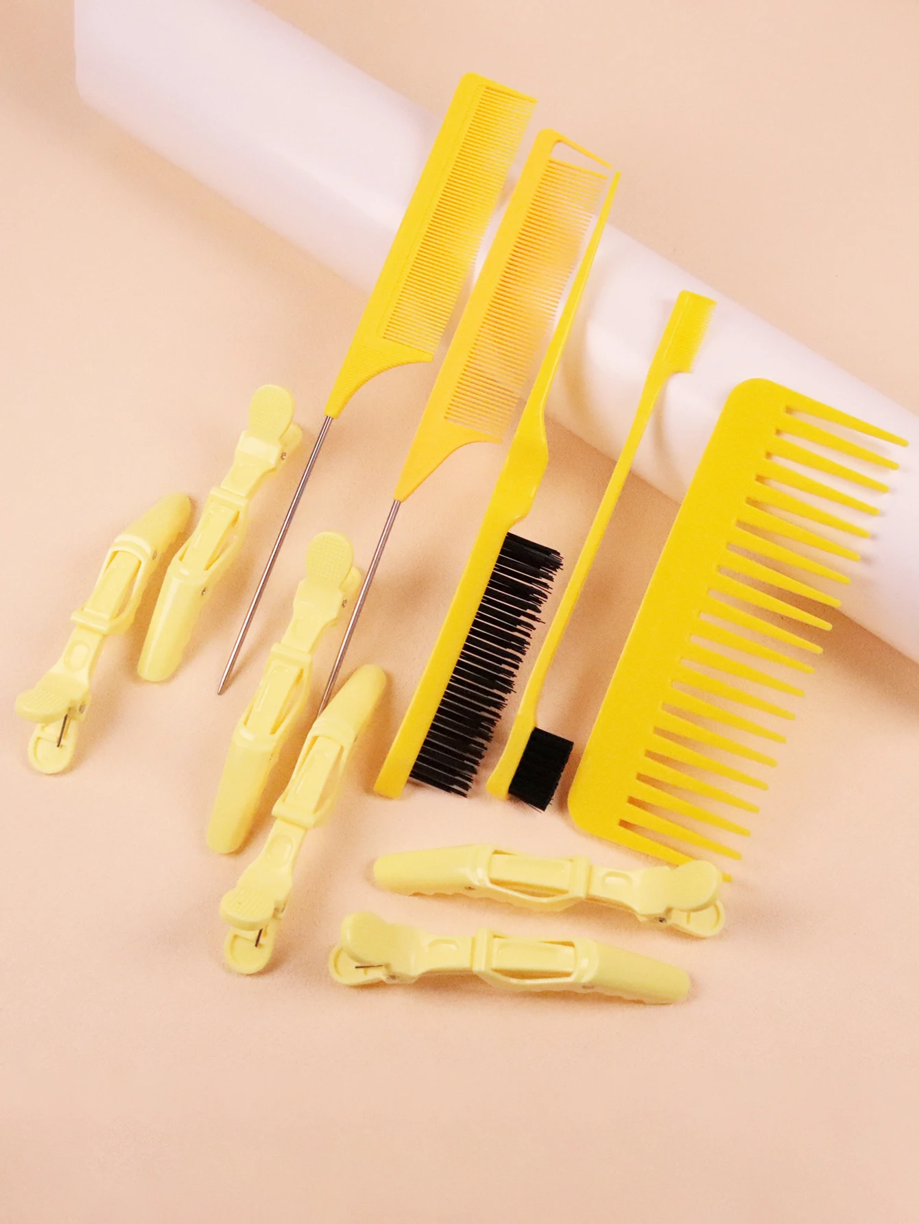 مجموعة تصفيف المشط الأصفر - فرشاة نايلون، مشط ذيل الفئران، فرشاة حافة، مشط ذو أسنان واسعة، مشبك تمساح، خاص للشعر المستعار الحقيقي