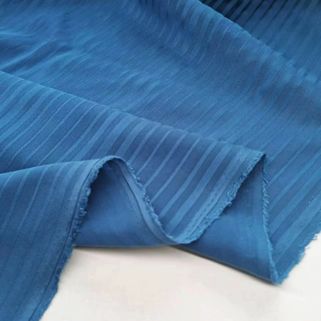Tissu élastique en soie jacquard à rayures bleues pour robe, design artistique, jupe, matériel de couture