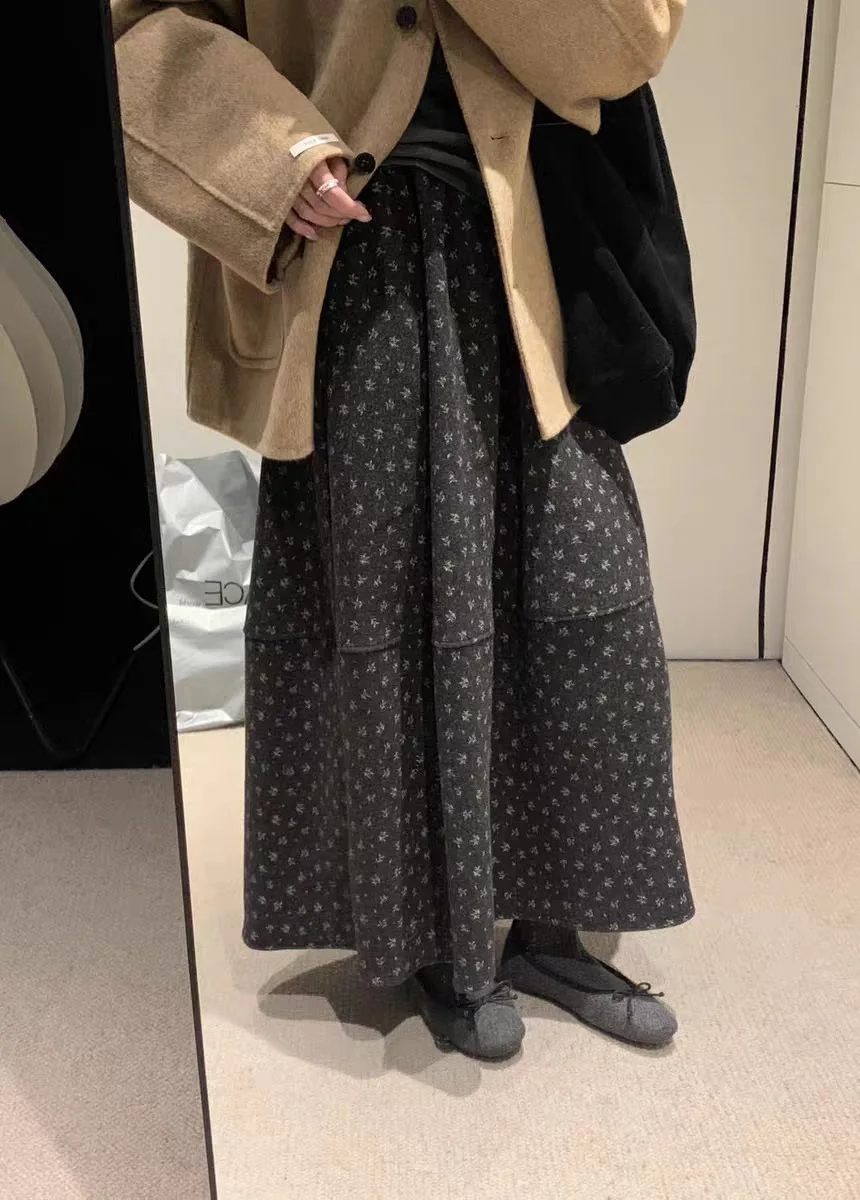 Women's Black Ditsy Floral Woolen Tiered Midi Skirt High Waist Flared Skirt Mori Girl Countryside Garden Vintage Casual Outfits