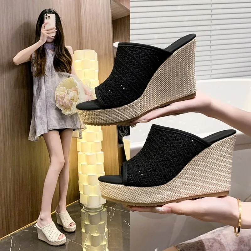 

Women Wedge Slippers Premium Slippers Vintage Anti-slip Casual Female Platform Retro Shoes Sandals Plus Size 43 Wedge heels New