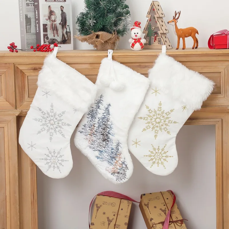 4 PCS Christmas Tree Socks Pendant Decorations Christmas Tree Snowflake Plush Stockings Christmas Stockings Gift Bag