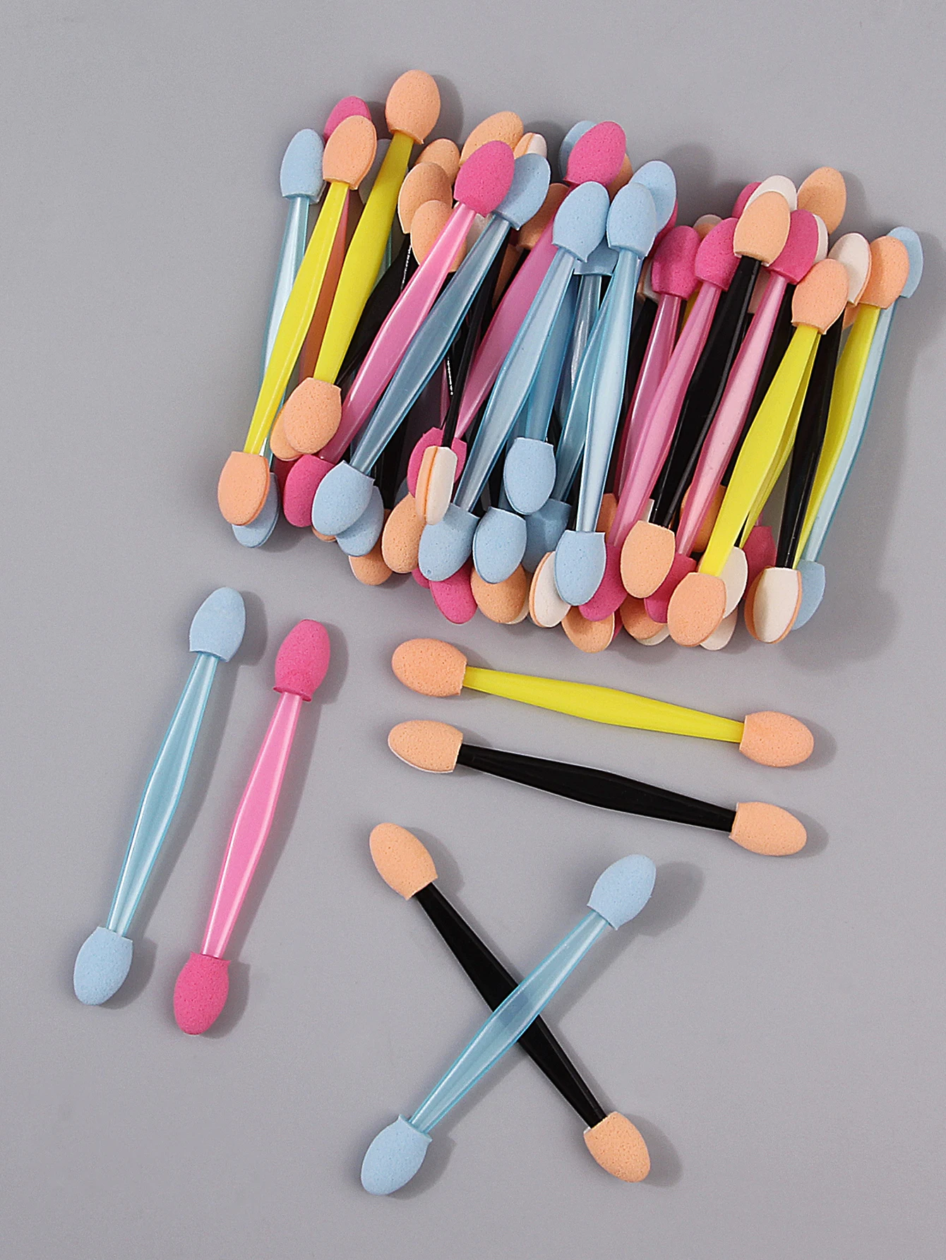 50 STKS multi-color tweekoppige spons oogschaduw borstel, oogschaduw make-up spons stok, draagbare nauwkeurige kleuren oogmake-up borstel