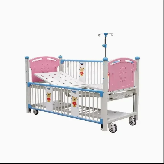 سرير رعاية الطفل اليدوي من الدرجة المستشفى مع مرتبة قابلة للإزالة ونظام كرنك من الفولاذ والمواد المعدنية