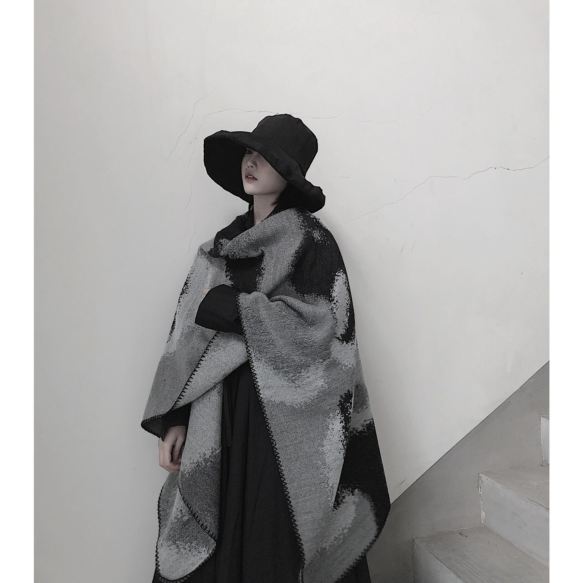 Warm Women's Shawl Season European and American Women's Split Shawl Dual-purpose Four-season Sunscreen Cape Cloak Warm Shawl