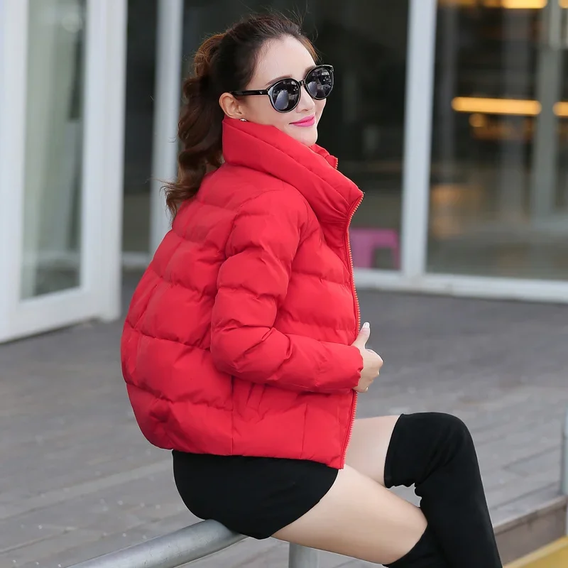 Red Quilted Padded Duck Down Short Woman Coat Thick Padding Jackets for Women Black Cropped Harajuku Fashion Winter Outer 2024