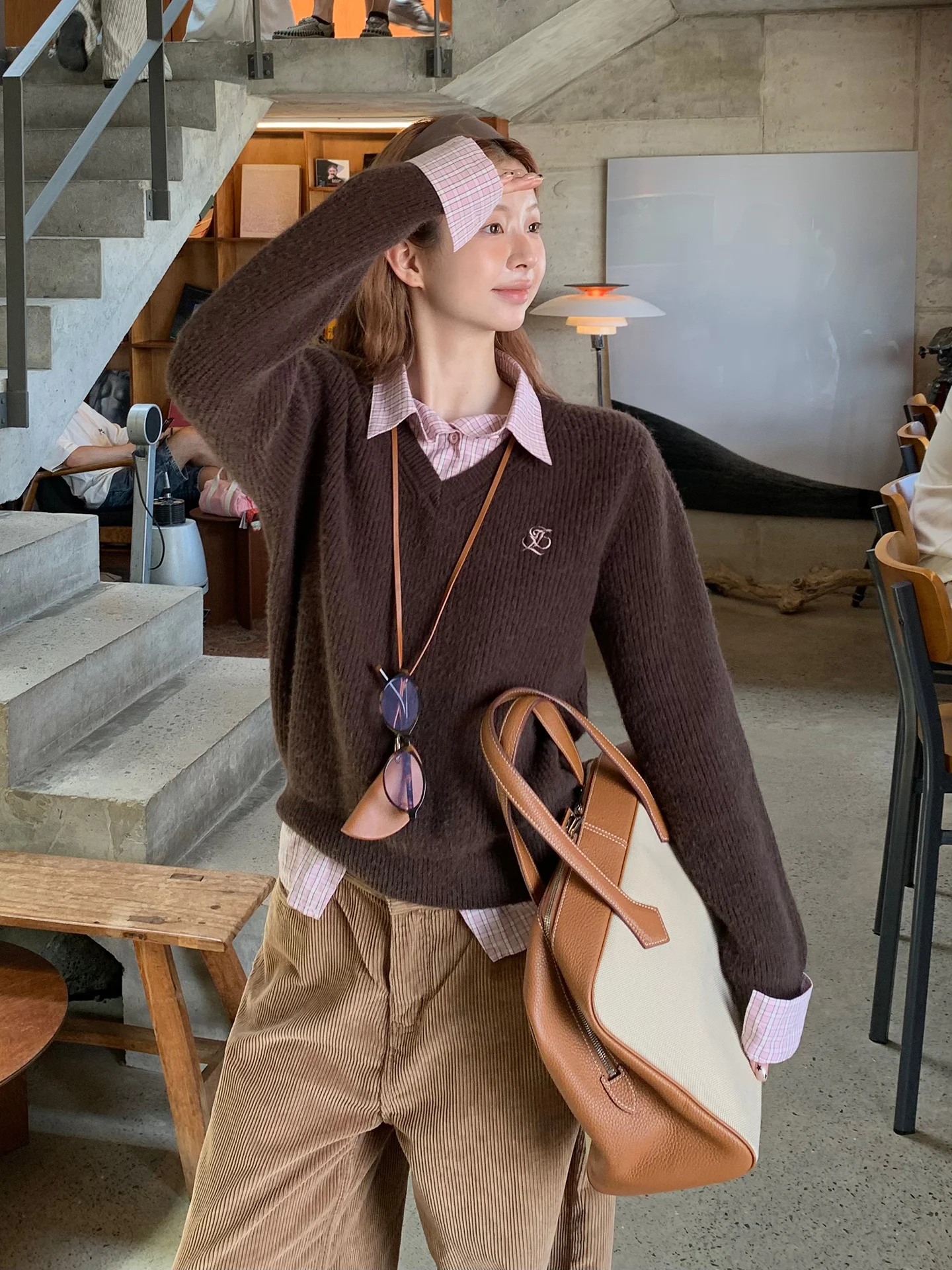 

Red Celebri Knitted Sweater Women's Early Autumn Faion 2025 New Fake Two-Piece Top Coffee Color Knitwear Jaet