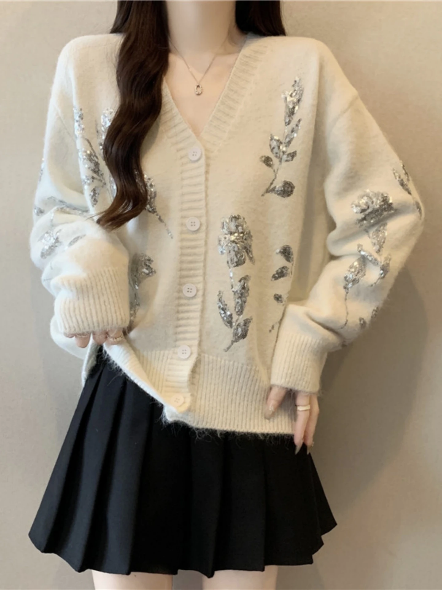 Short V-Neck Knitted Open Cardigan Sweater Women's Spring Autumn plus Size Elegant Heavy Embellished Top French Style Straigh...
